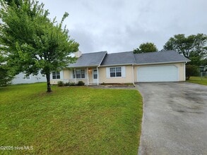 Building Photo - 405 Alec Ct