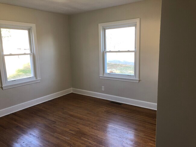 Building Photo - 102 Kimball Ave