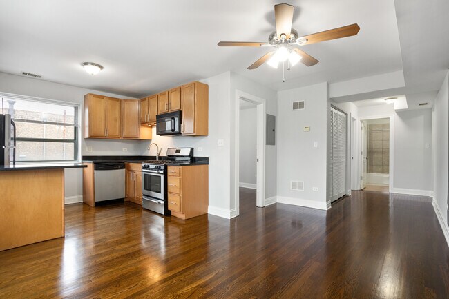 Foto del edificio - 7616 N Marshfield Ave
