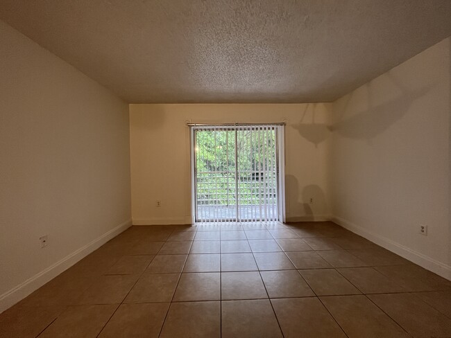 Building Photo - 4354 NW 9th Ave