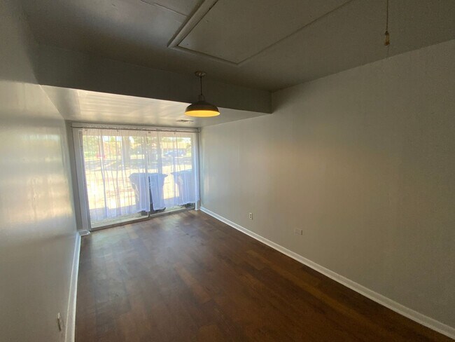 Foto del edificio - 2800 N Rockwell Ave