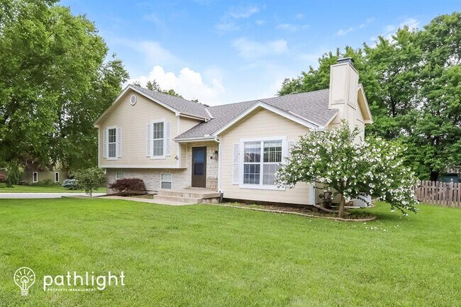 Building Photo - 448 SE Ashton Dr