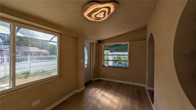 Foto del edificio - 1431 NW 26th St