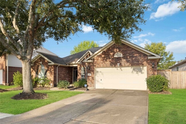 Building Photo - 8615 Saratoga Dr