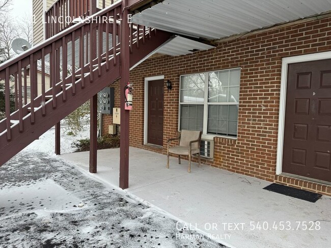 Building Photo - Spacious ground floor 1 bedroom apartment