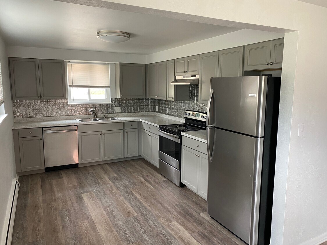 Foto principal - 910 Douglas Ave