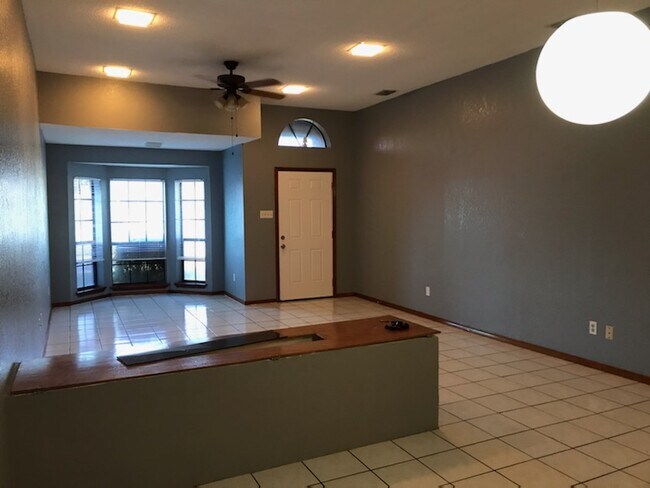 Building Photo - 2103 Lemon Tree Ct
