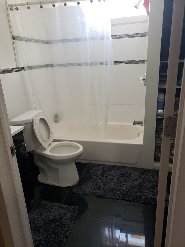 10 Vermont St, Waterbury, CT 06704 House Rental in Waterbury, CT