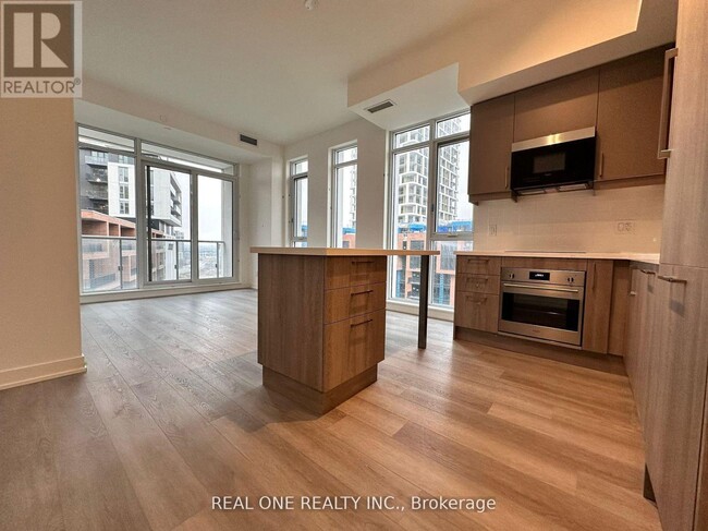 Photo du bâtiment - 8119-8119 Birchmount Rd