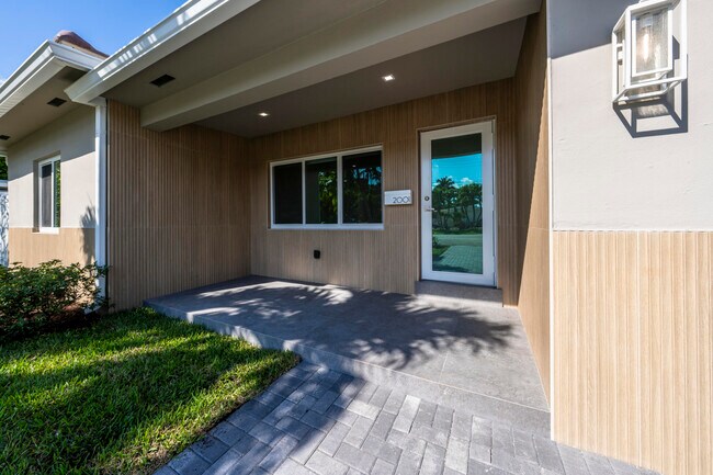 Foto del edificio - 2001 NE 17th Way