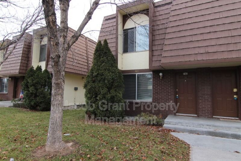 Primary Photo - 760 Whittier St