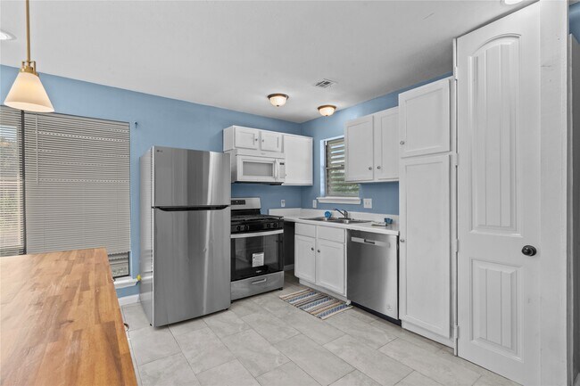 Foto del edificio - 7316 Overton St