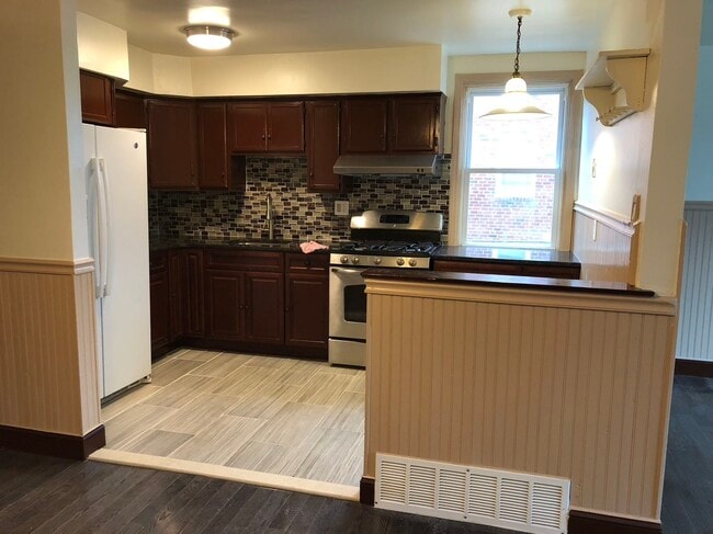 Photo - 9722 Hoff St House