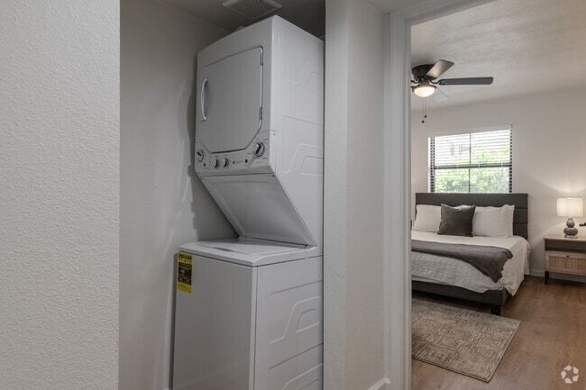 1BR, 1BA - 563SF - Laundry Room - Nuvo Luna