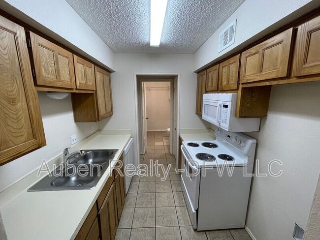 Foto del edificio - 5516 Lewis Ct