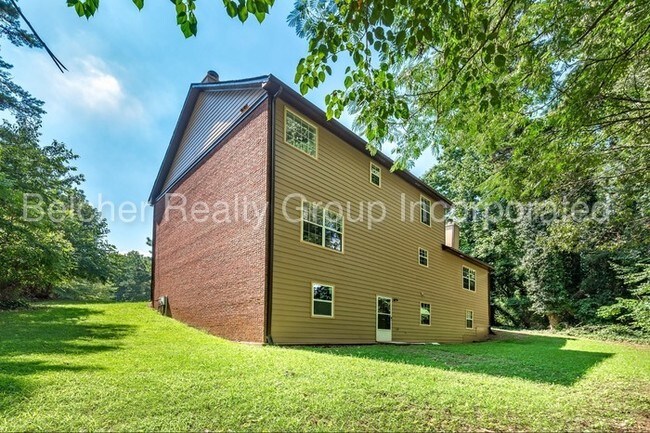 Foto del edificio - ALL NEW EVERYTHING 5 BEDROOM WITH BASEMENT!!