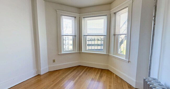 Foto del edificio - 28 Westland Ave