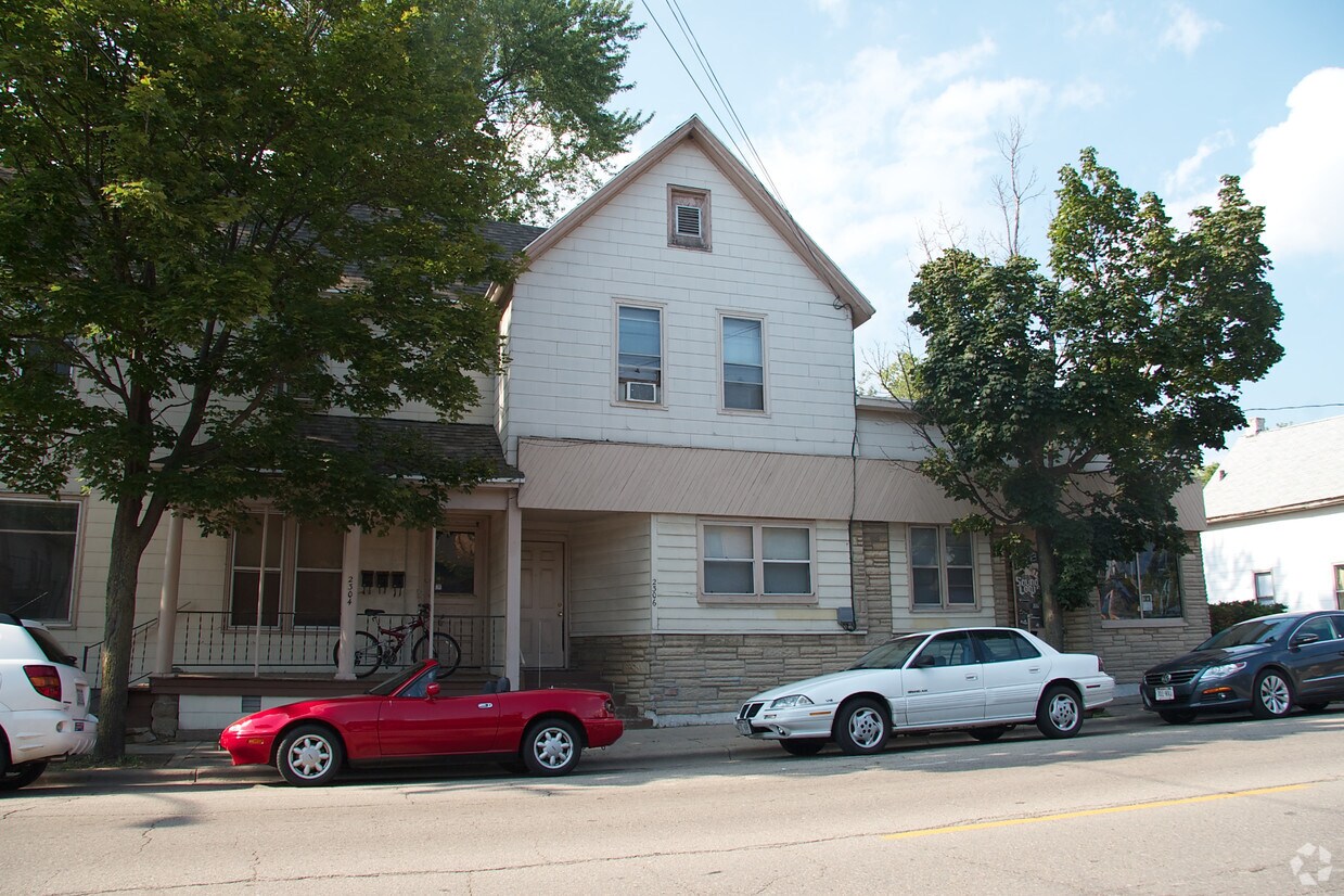 Primary Photo - 2052 Atwood Ave