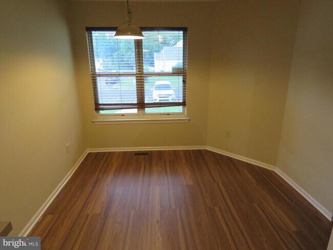 Foto del edificio - 636 Yale Ct