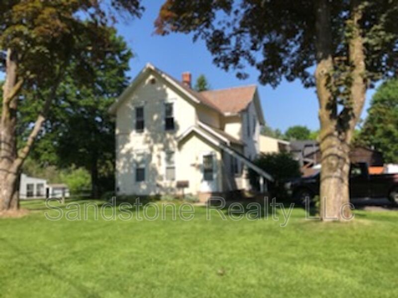 Primary Photo - 870 S Main St