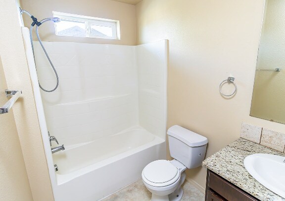 Foto del edificio - Brassy Cove Apartments
