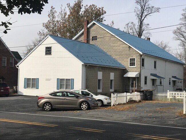 Building Photo - 5 N Main St
