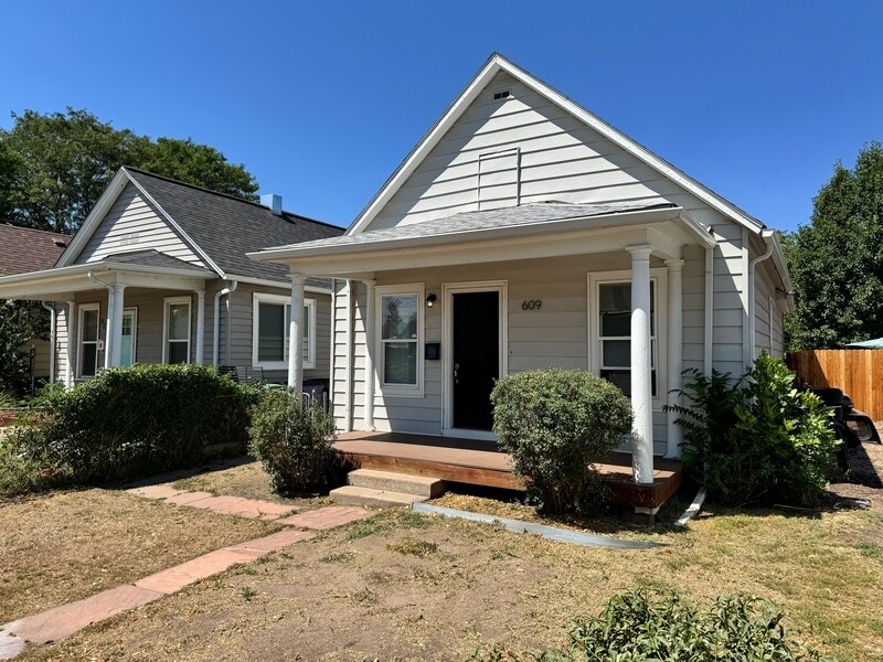 Photo - 609 East Elk Place