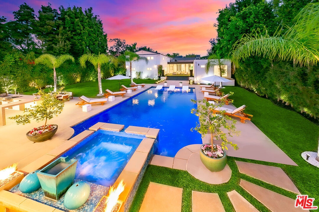 Foto principal - 703 N Maple Dr