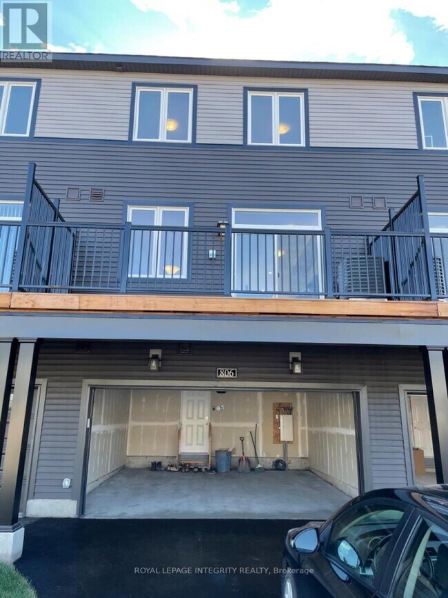 Photo du bâtiment - 806 Everbloom Ln