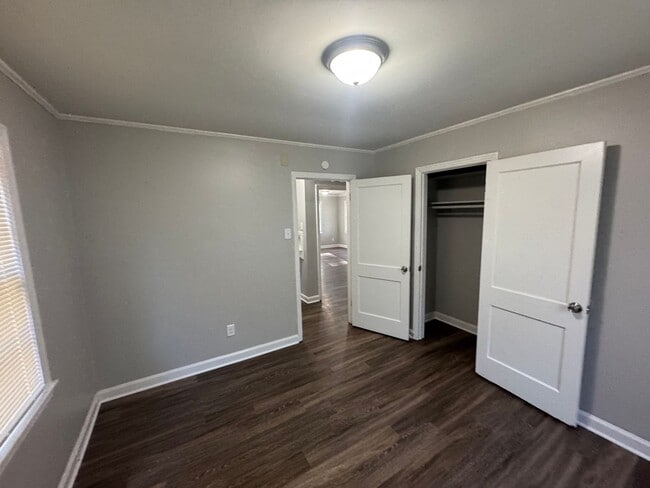 Building Photo - 280 Ivan Rd