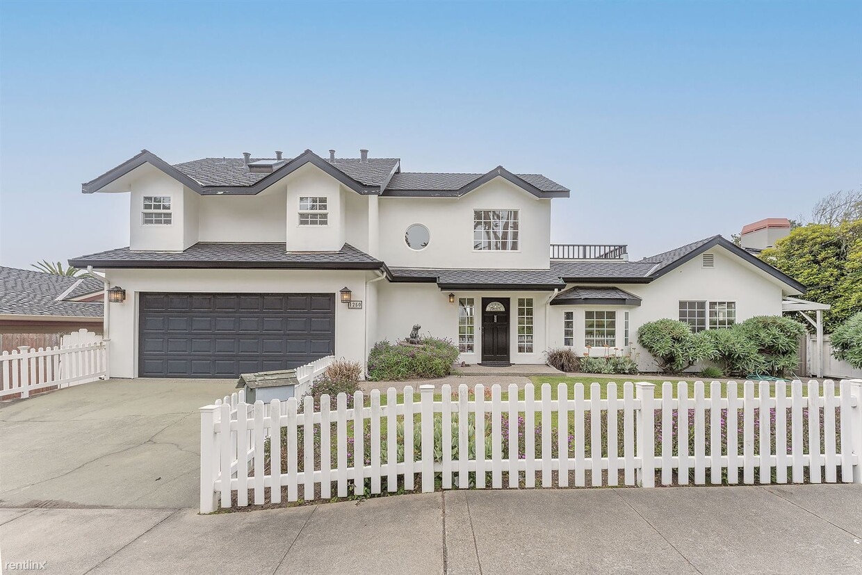 Foto principal - 3 br, 3 bath House - 3895 The Fairway House