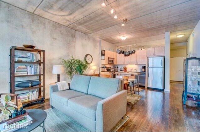 Building Photo - 1 br, 1 bath  - 630 N Franklin St Unit 11