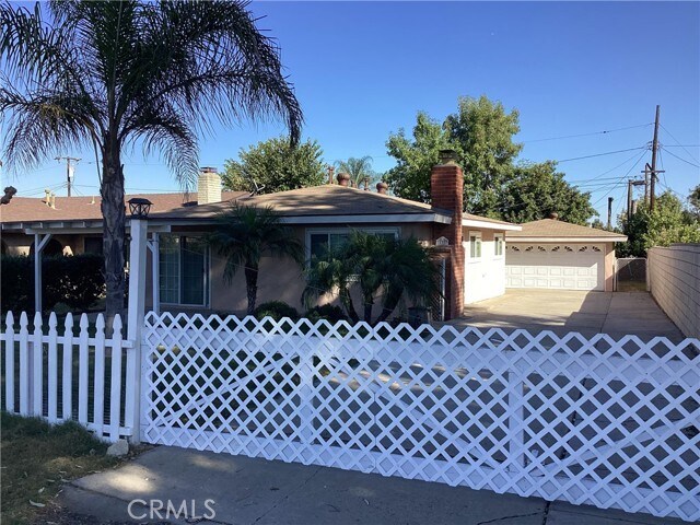 Building Photo - 15727 Fresno Ave