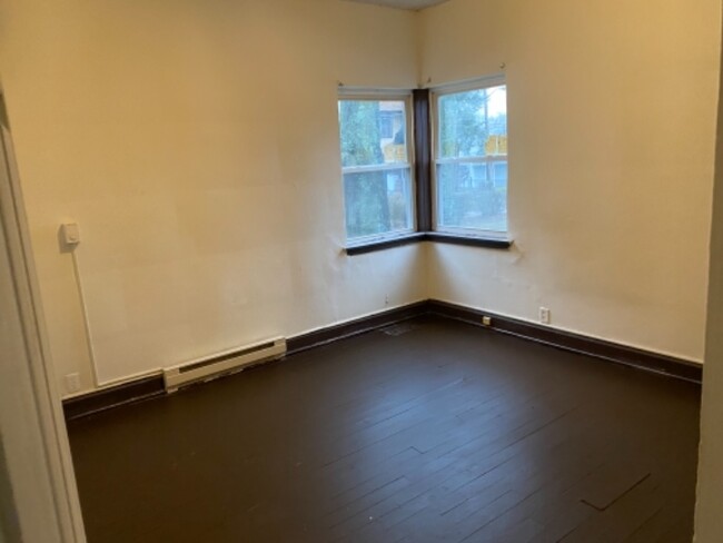 Foto del edificio - 1532 Woodland Ave NW