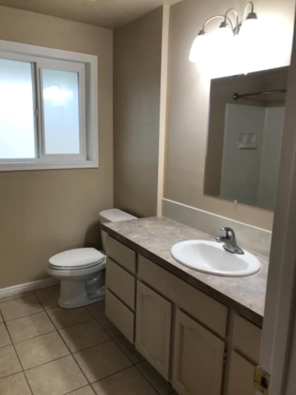 Building Photo - 3850 Hawthorne Rd