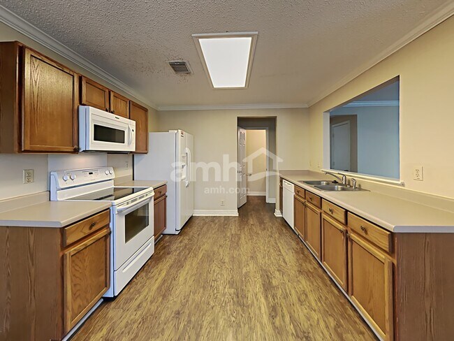Building Photo - 7118 Knights Haven