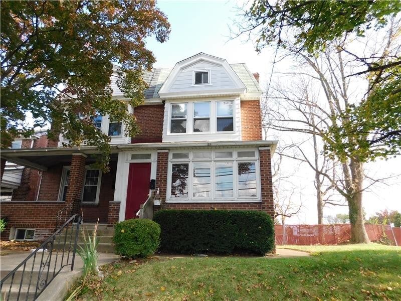 Primary Photo - 902 Stanbridge St