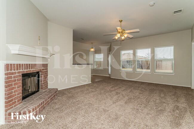 Building Photo - 207 Amherst Dr