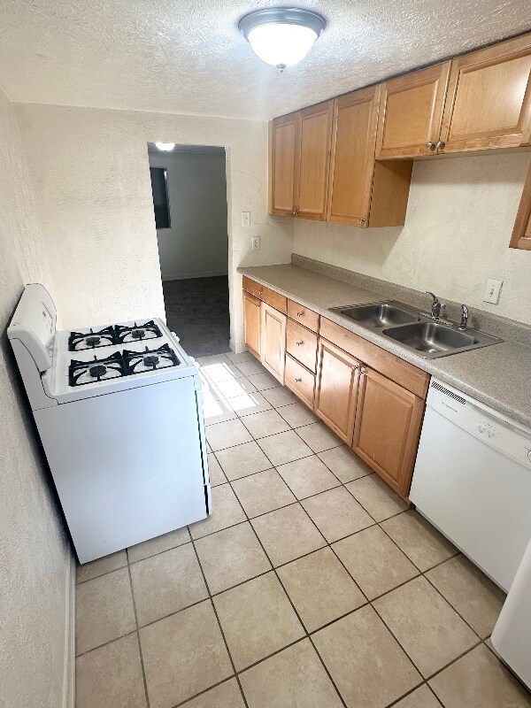 Foto del edificio - 3475 Ames St