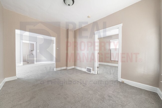 Foto del edificio - 897 Stevenson Rd