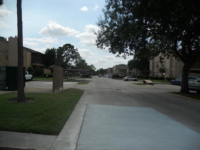 Foto del edificio - 10555 Turtlewood Ct