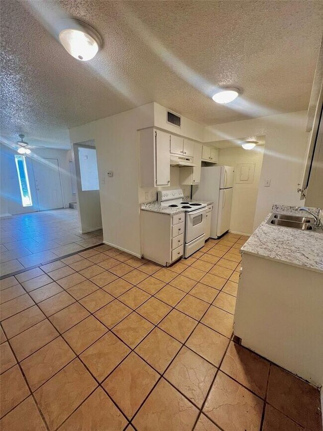 Foto del edificio - 4936 Diaz Ave
