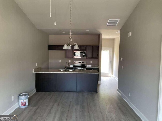 Foto del edificio - 402 Harvest Moon Ct