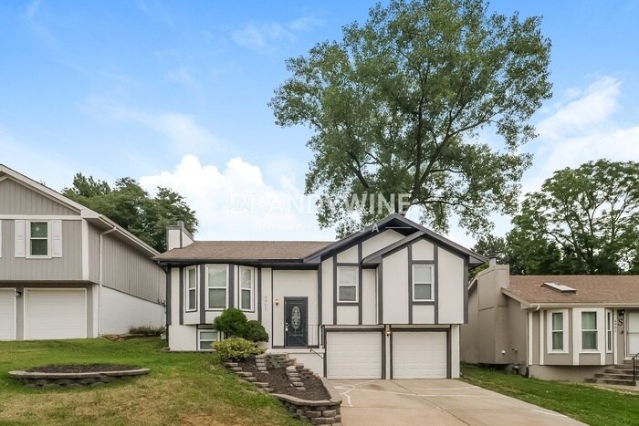 Foto principal - 4905 N White Ave
