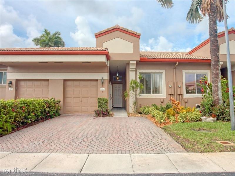 Foto principal - 10294 Lombardy Dr