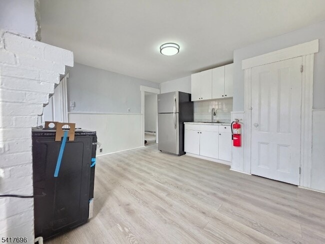 Photo - 8 Lincoln Ave Apartment