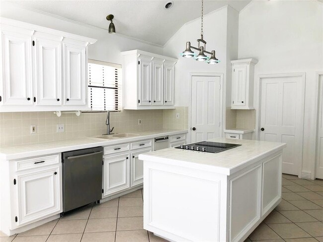 Building Photo - 17719 Terrawren Ln