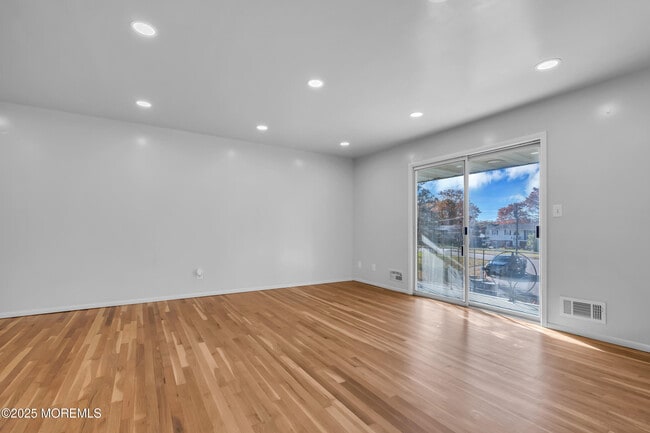 Building Photo - 16 Burdge Dr