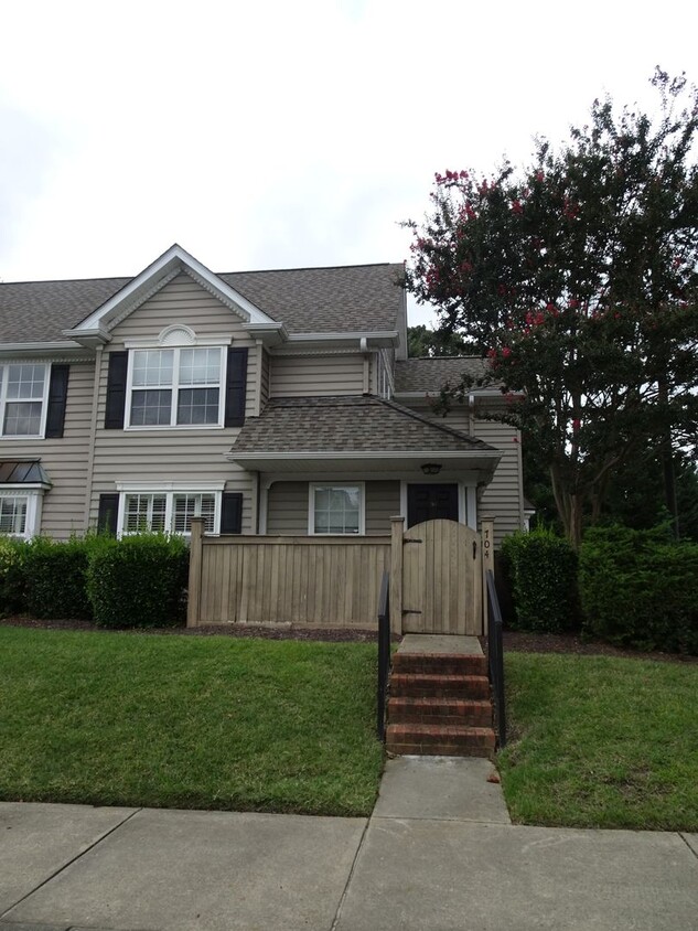 Foto principal - 2 Bedrooms 2 Baths Condo in Bristol Common...