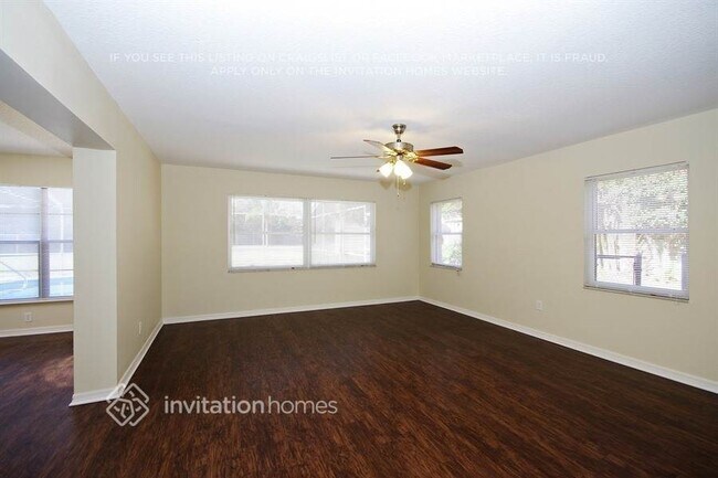 Foto del edificio - 760 Jena Dr